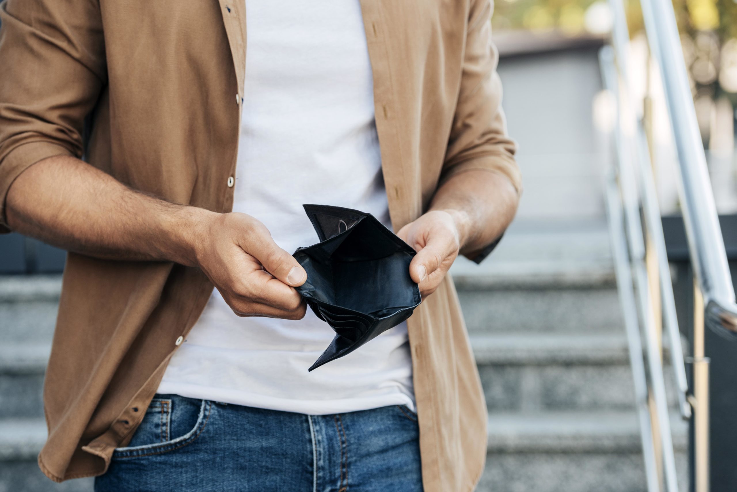 persona que no tiene dinero para pagar sus deudas en España quiere saber como declararse insolvente